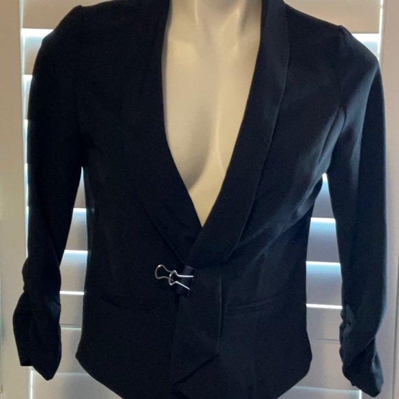 Stoosh Black Tailored Blazer for Professional Wear - Picture 2 of 7